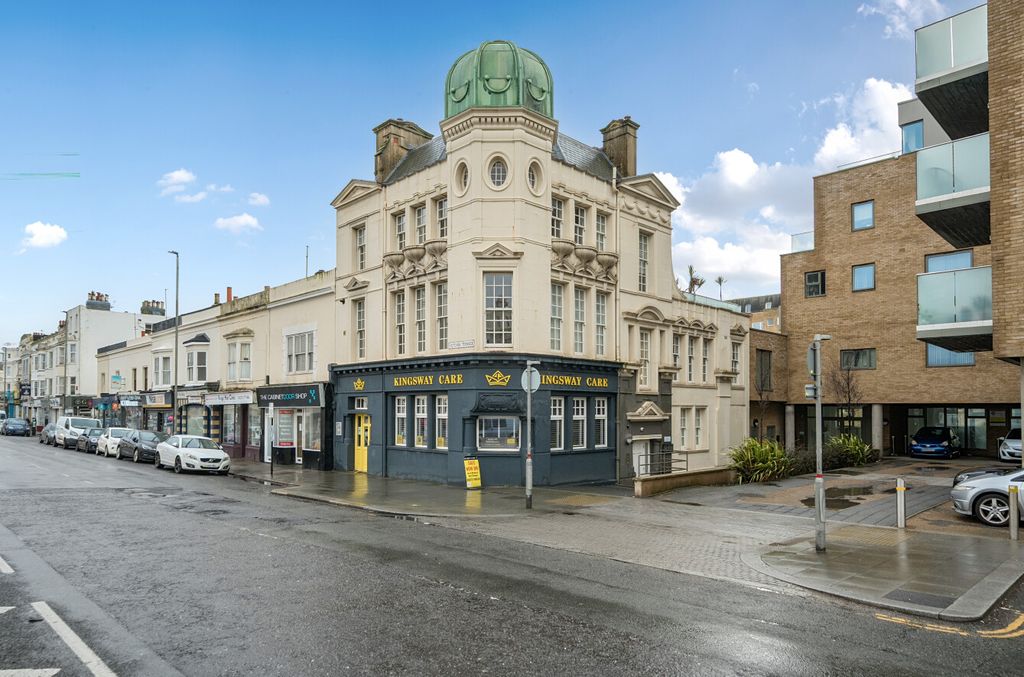 Property photo 1 of 8