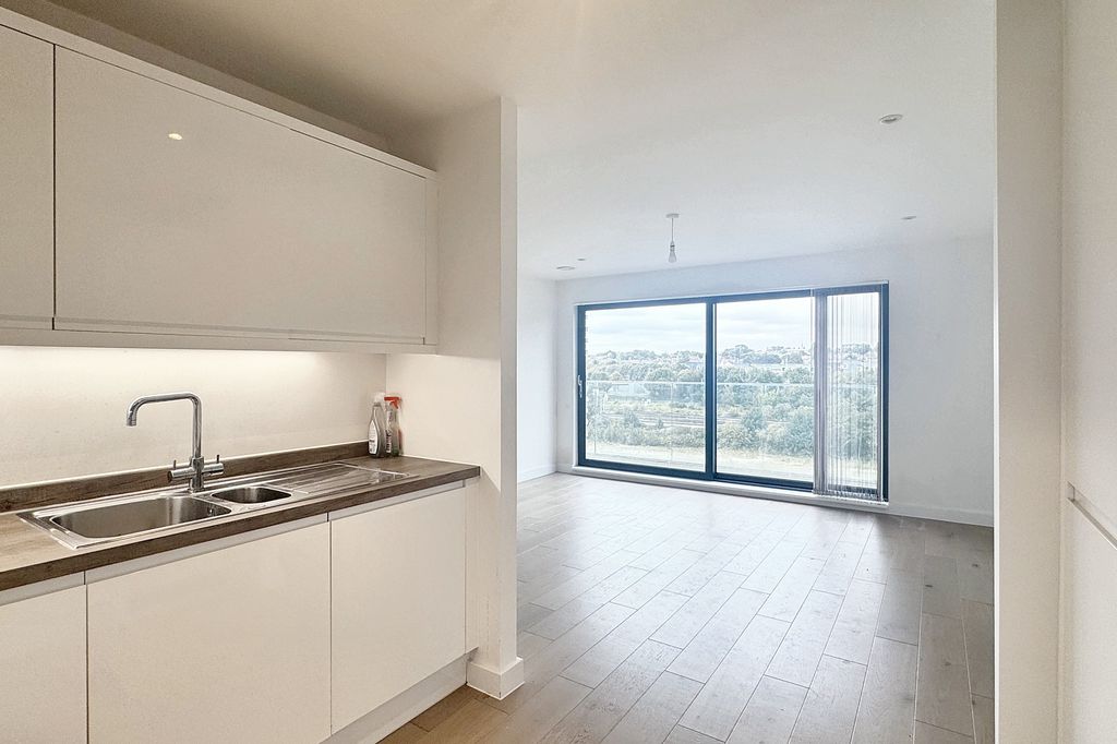 Property photo 3 of 11 Img_1448