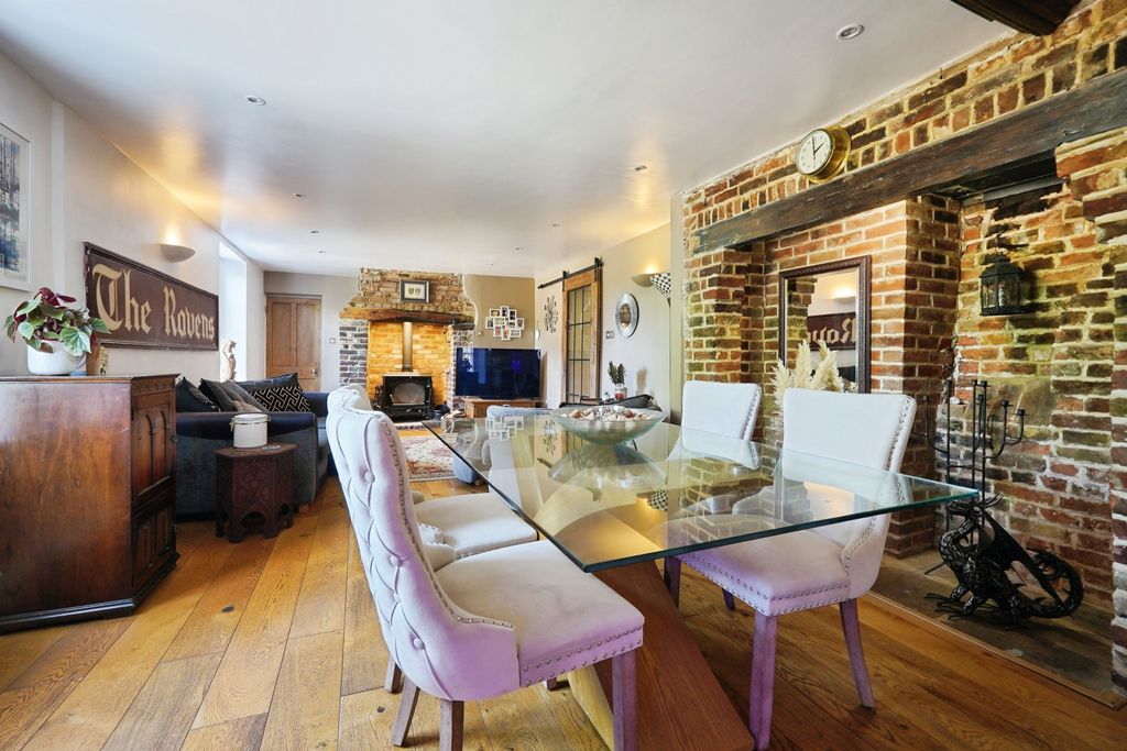 Property photo 3 of 40 Dining Area
