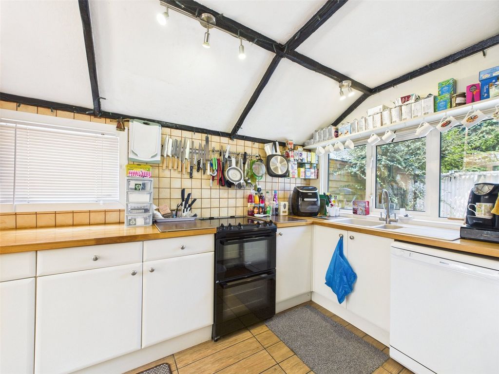 Property photo 3 of 17 Picture No. 12