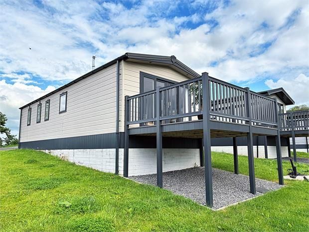 Property photo 1 of 13 Outside.