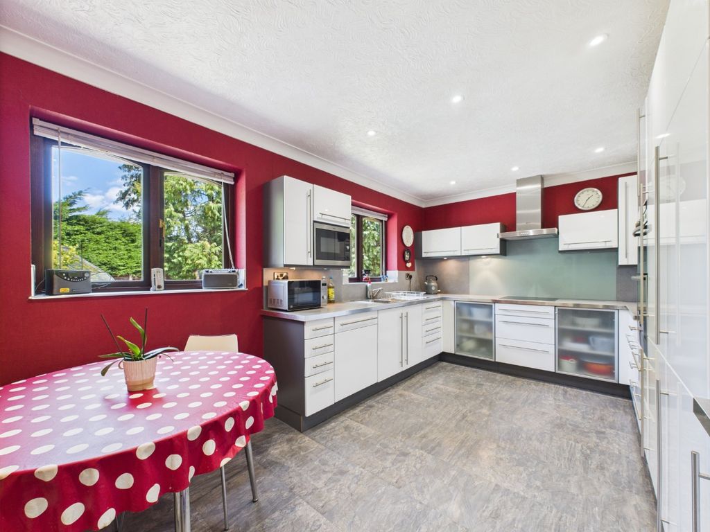 Property photo 3 of 18 4351206