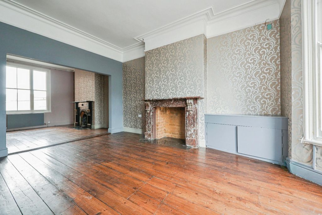 Property photo 2 of 29 5319492