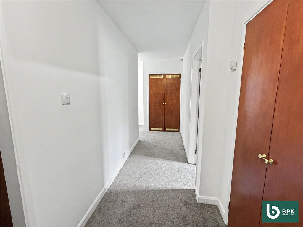 Property photo 3 of 13 Picture No. 25