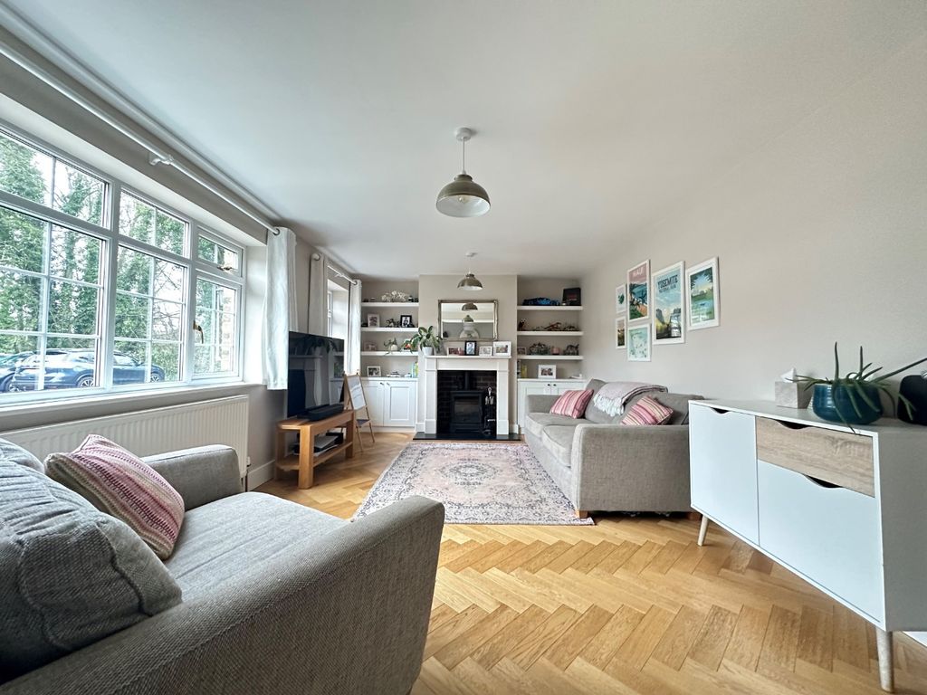 Property photo 3 of 14 4697972