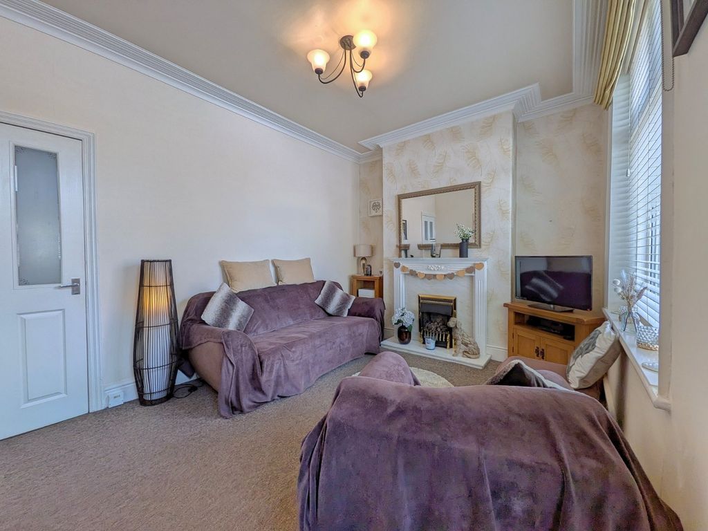 Property photo 2 of 20 Picture No. 37