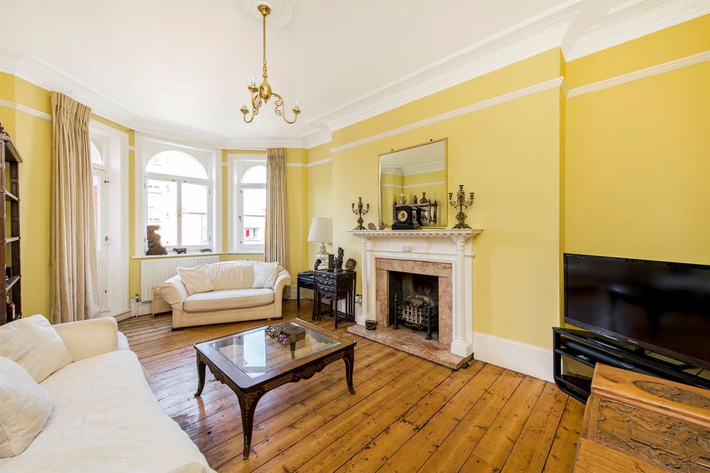 Property photo 1 of 17