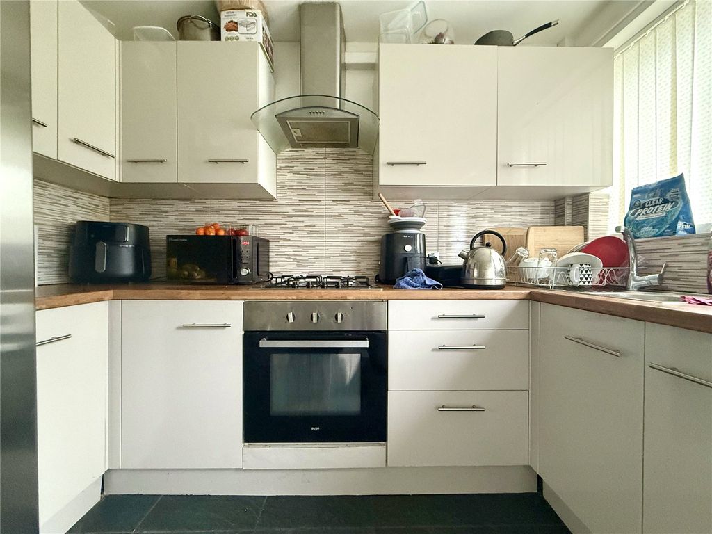 Property photo 3 of 15 Picture No. 11