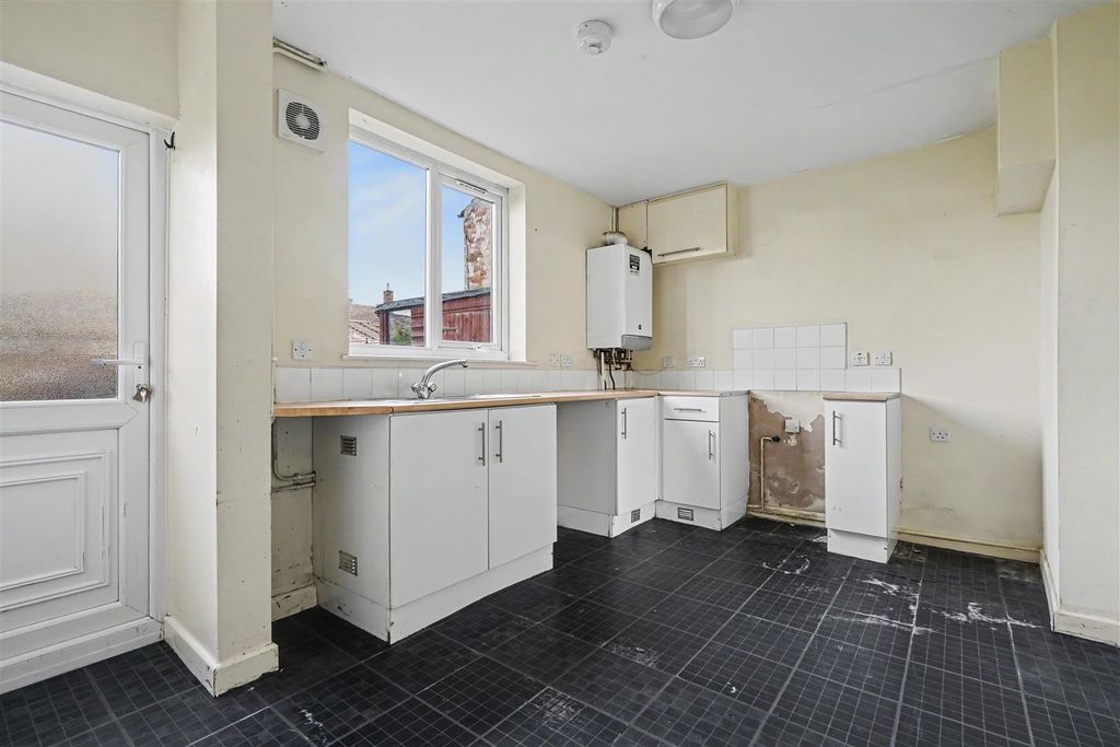 Property photo 3 of 12 Breakfast Kitchen