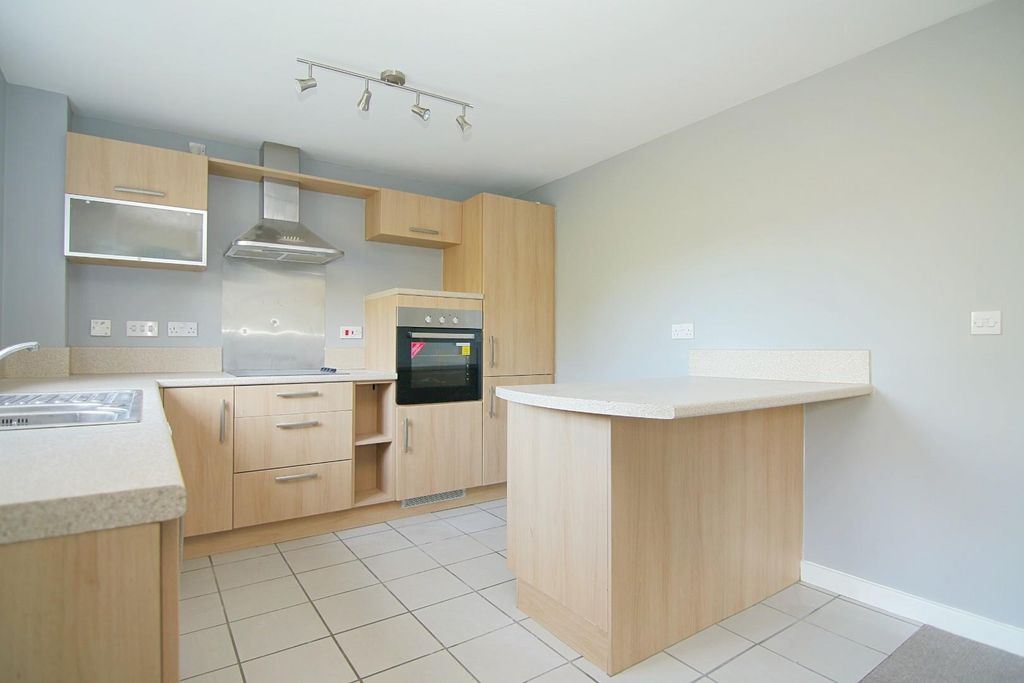 Property photo 3 of 13 Kitchen