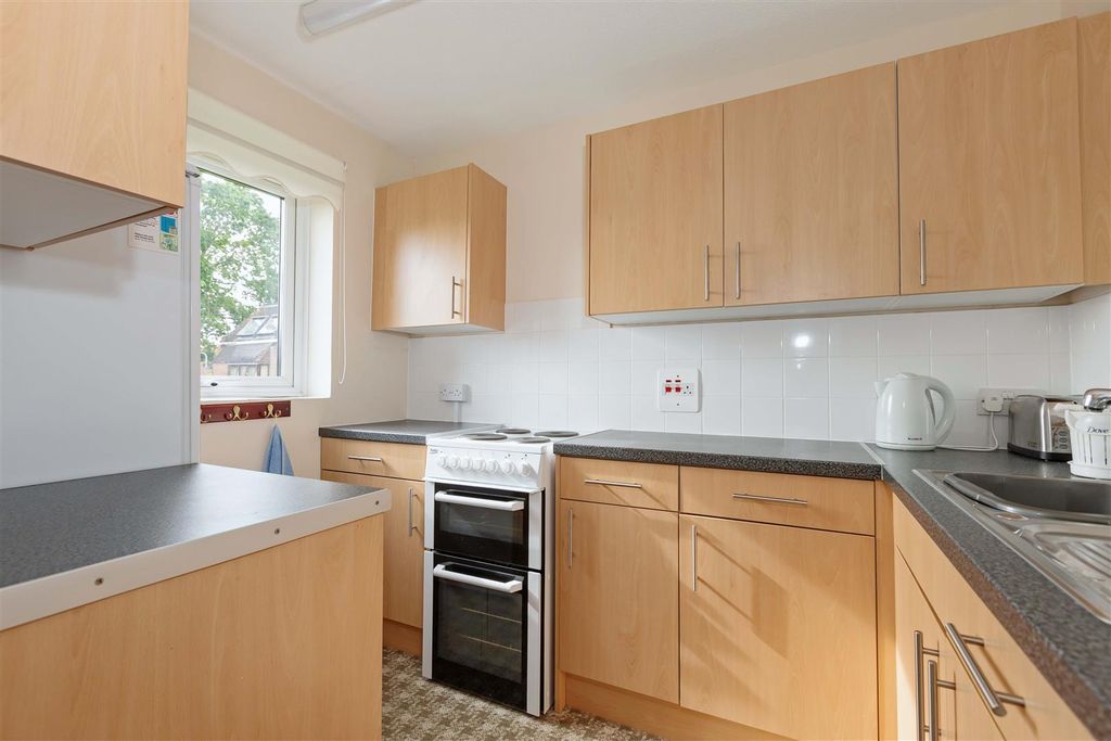 Property photo 2 of 12 For Sale - Aspire Residential - Guardian Court