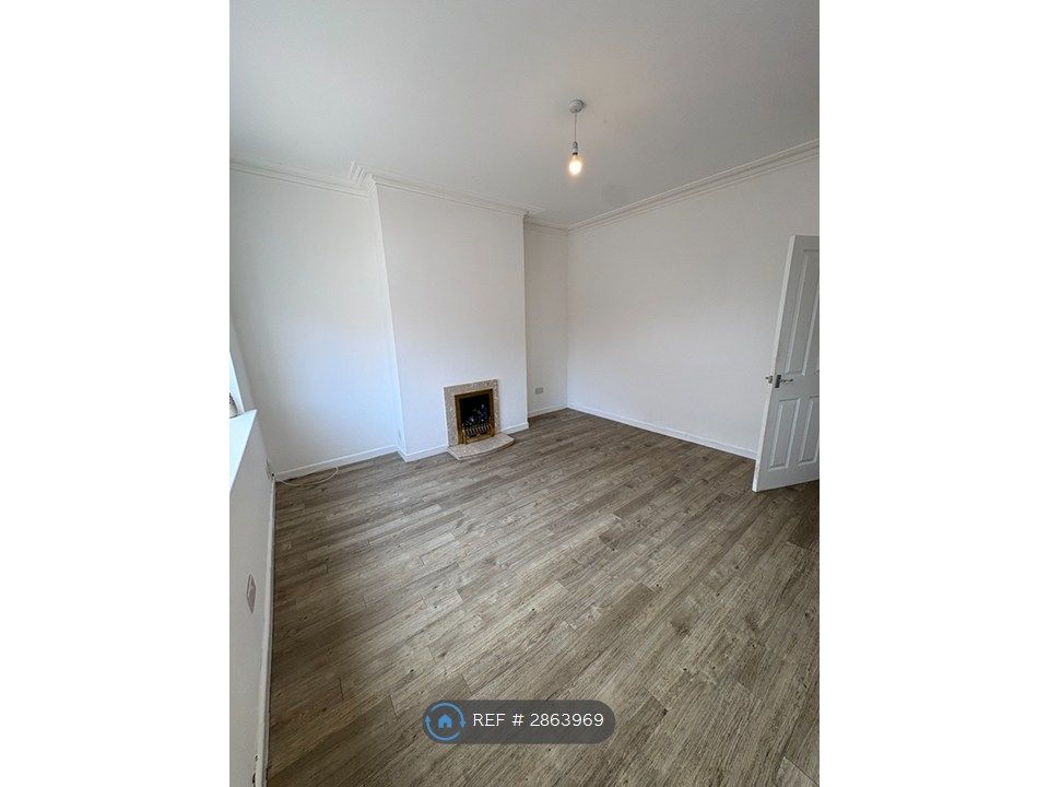 Property photo 2 of 26