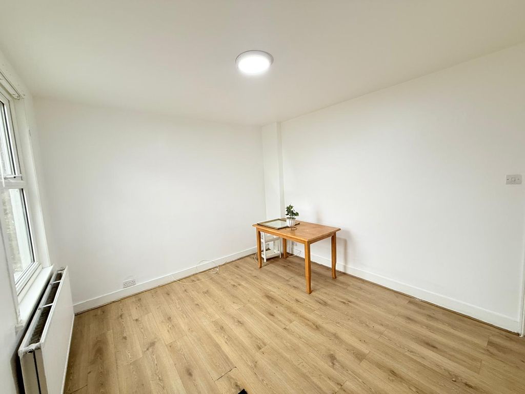 Property photo 3 of 12 17