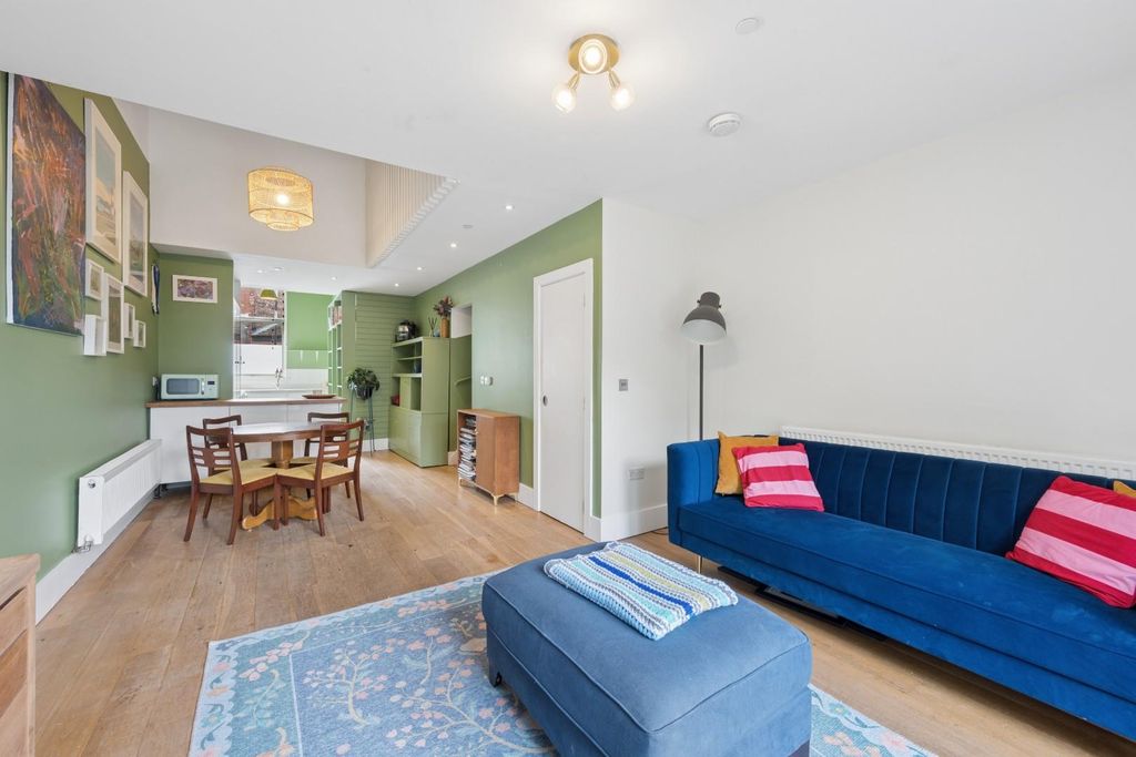 Property photo 3 of 36