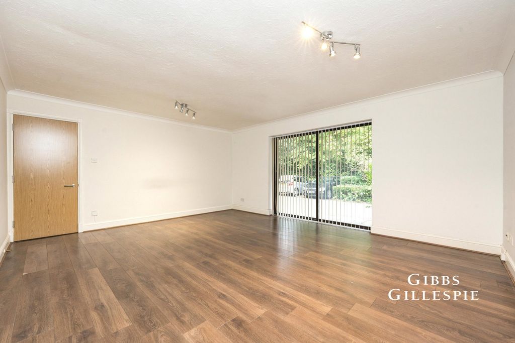 Property photo 3 of 15 Pbox-Img.Jpg
