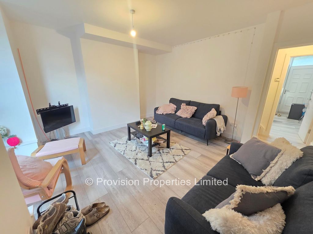 Property photo 1 of 11 Photo