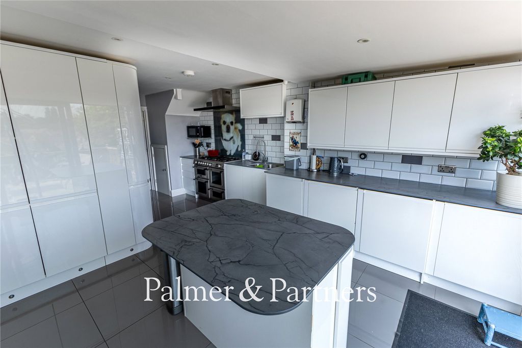 Property photo 3 of 30 Picture No. 03