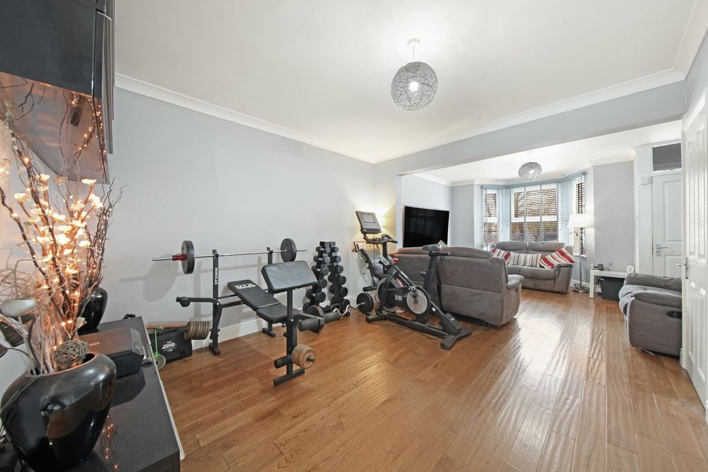 Property photo 3 of 18