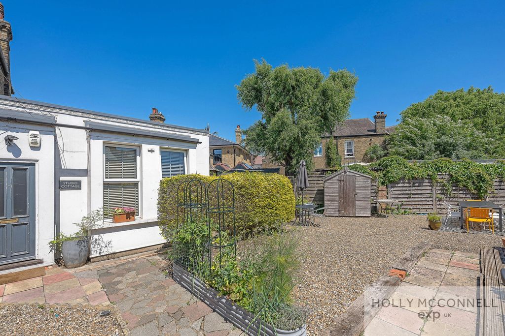 Property photo 1 of 16