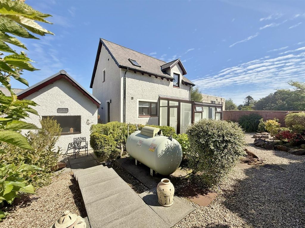Property photo 3 of 64 Rear Garden And Garage