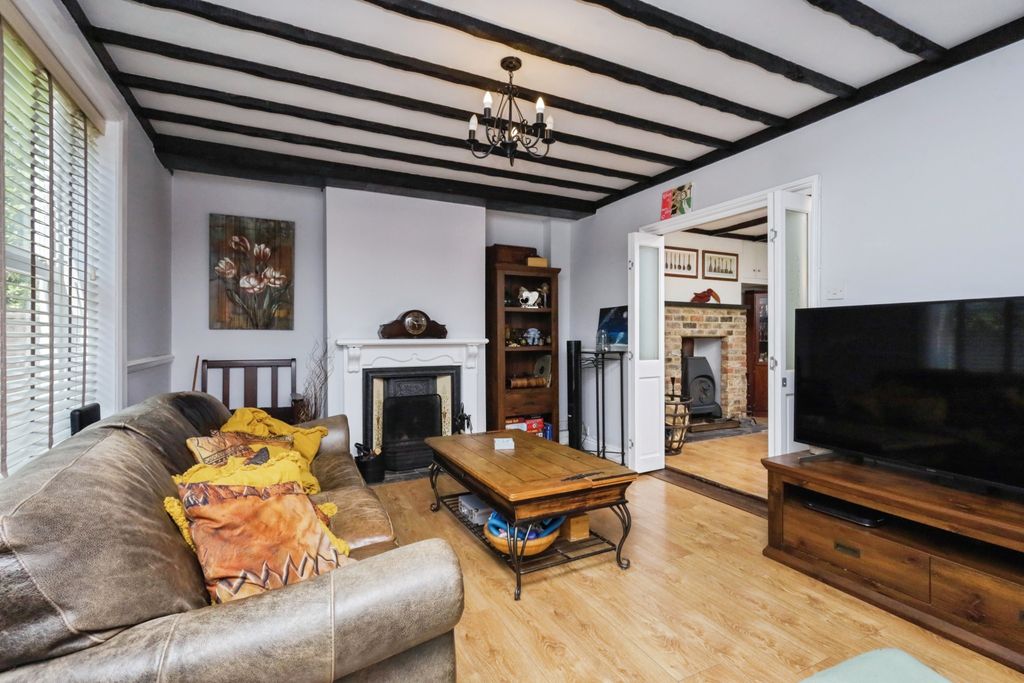 Property photo 3 of 33