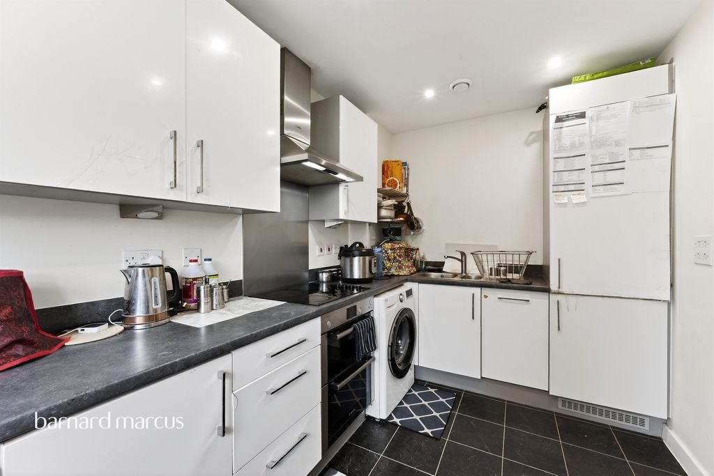 Property photo 3 of 12