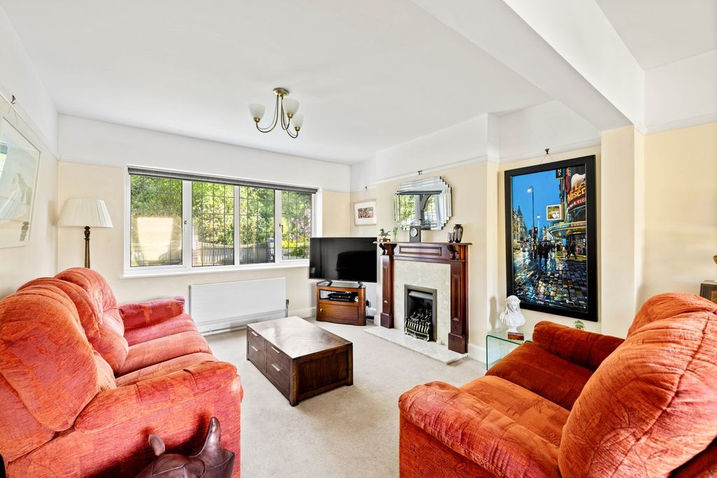 Property photo 2 of 21