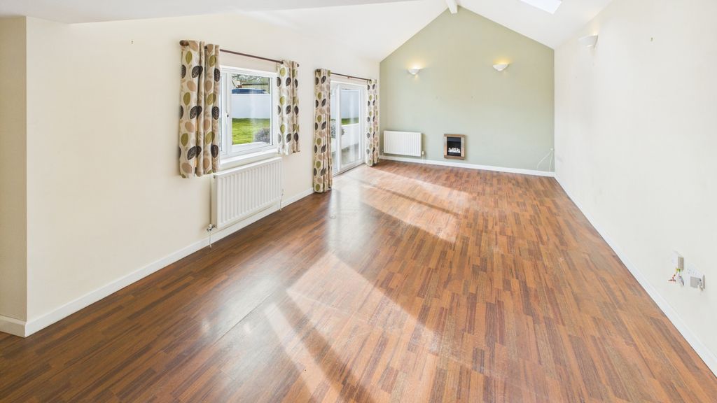 Property photo 2 of 11 Gallery