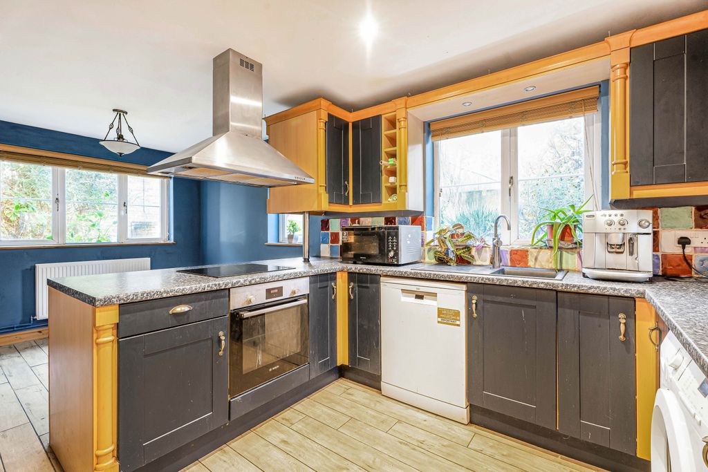 Property photo 3 of 20 Kitchen/Diner