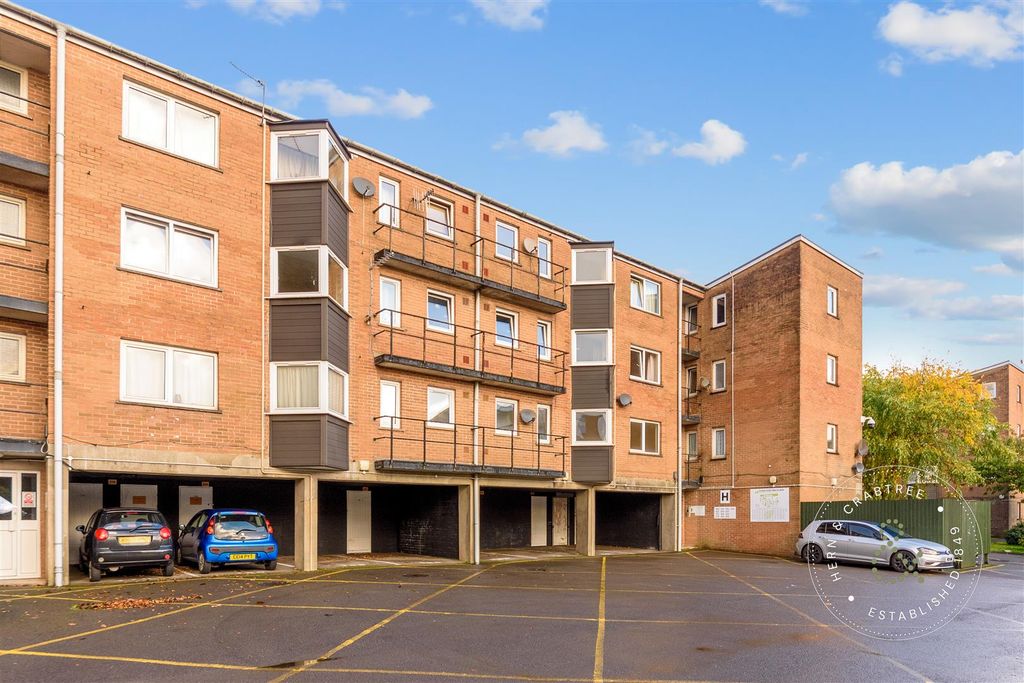 Property photo 1 of 17 Coed-Edeyrn-12.Jpg