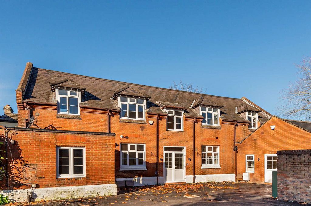 Property photo 1 of 10 Alma Road
