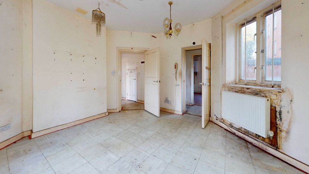 Property photo 3 of 13 24 Madinah Road, Hackney, London, E8 1Pg