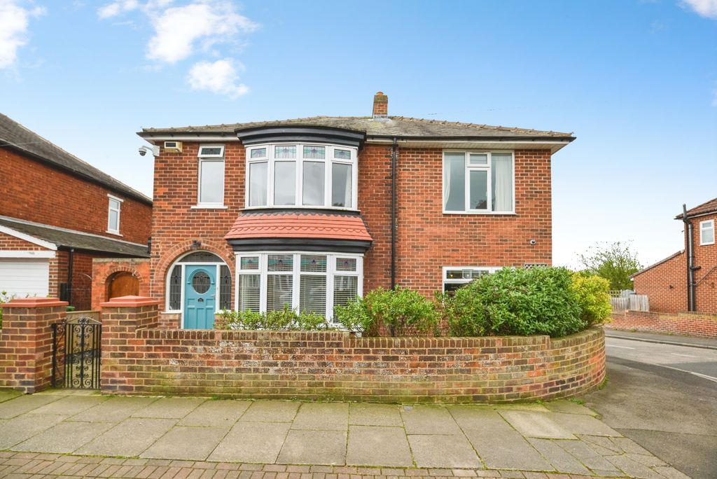 Property photo 1 of 18