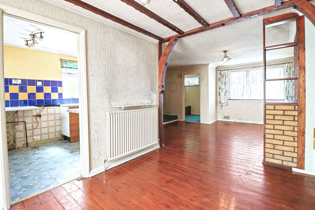 Property photo 2 of 14