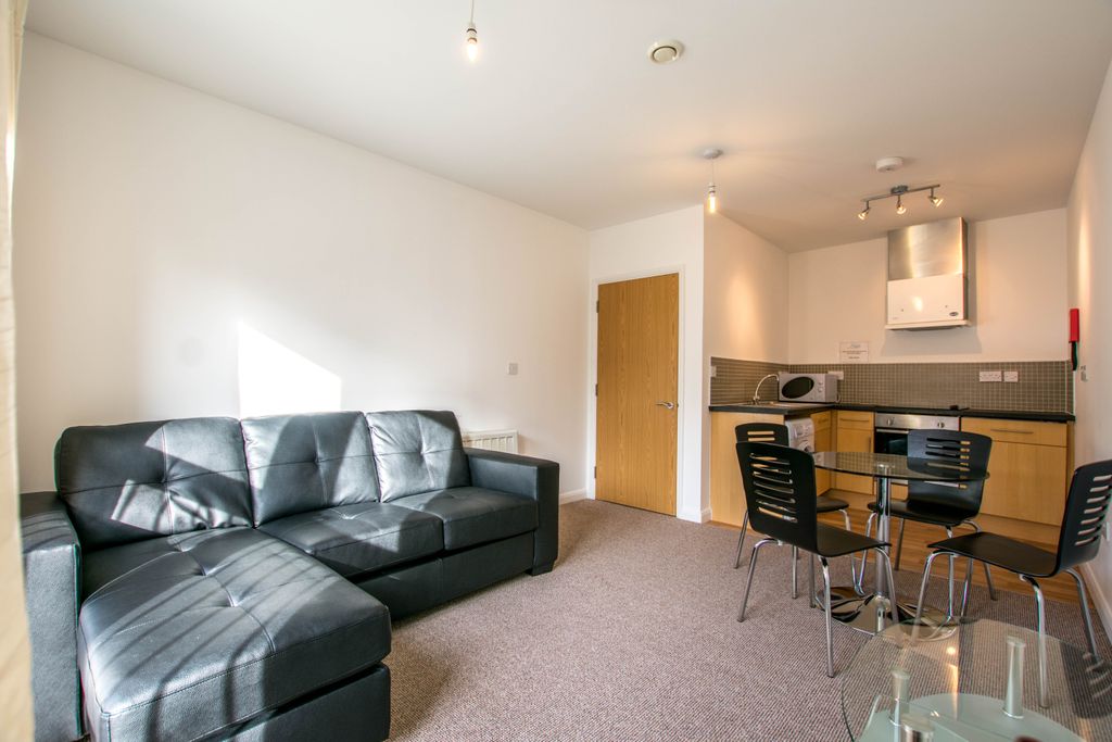 Property photo 2 of 6 4, Fleet Street-6
