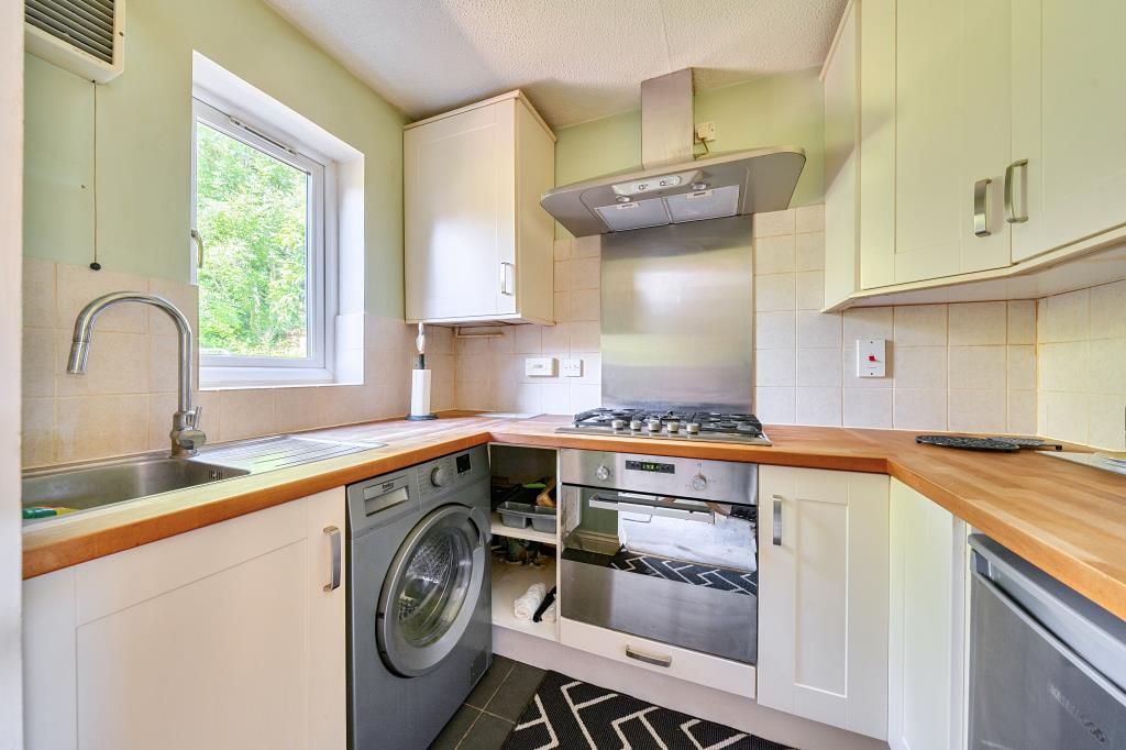 Property photo 3 of 14 Kitchen
