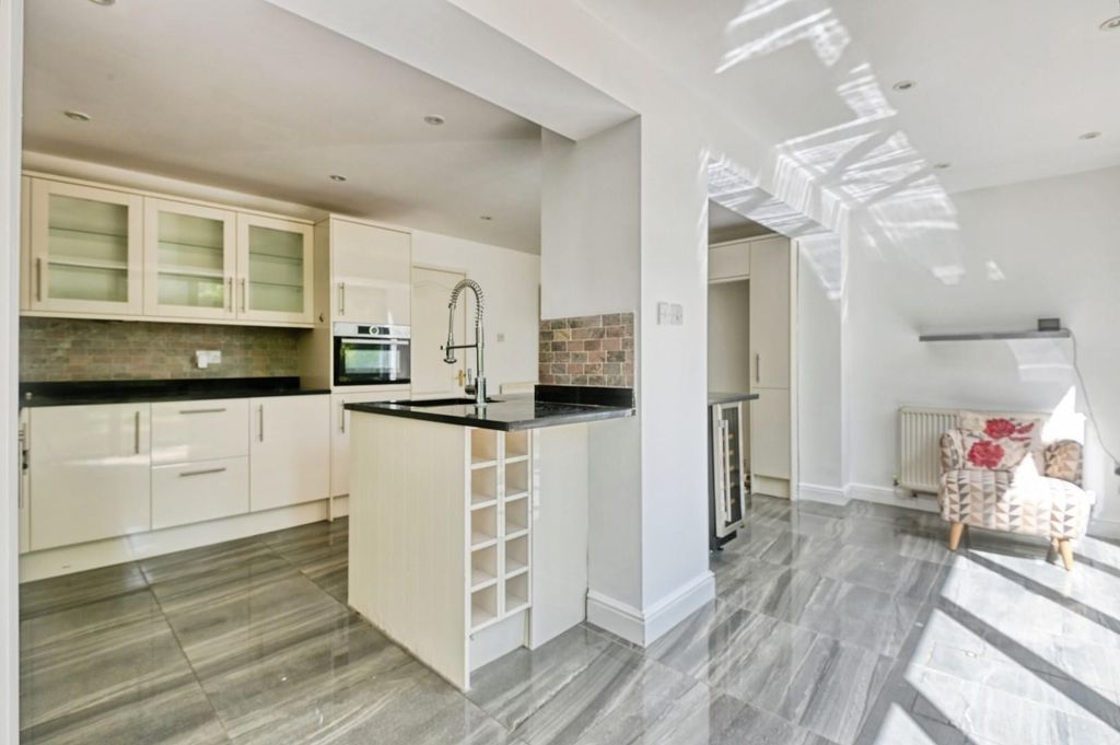 Property photo 3 of 35 24Ash2.Jpg