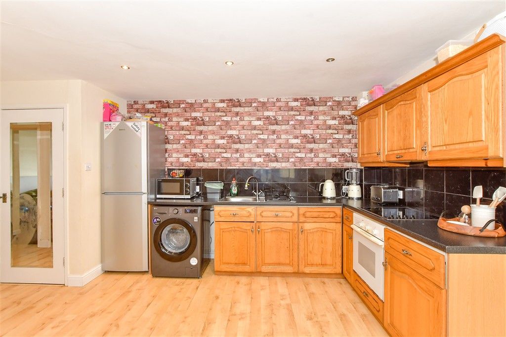Property photo 1 of 8 Lounge/Kitchen
