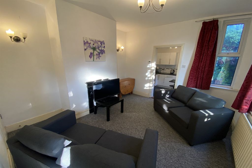 Property photo 1 of 20 (Main)