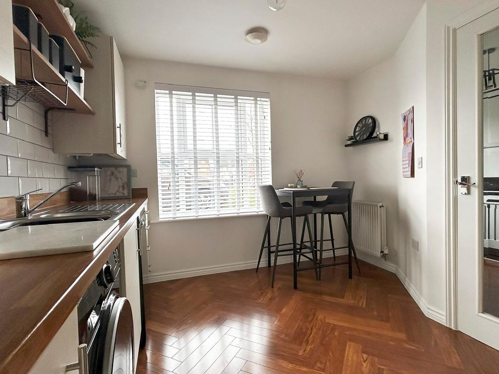 Property photo 3 of 18 1000069747