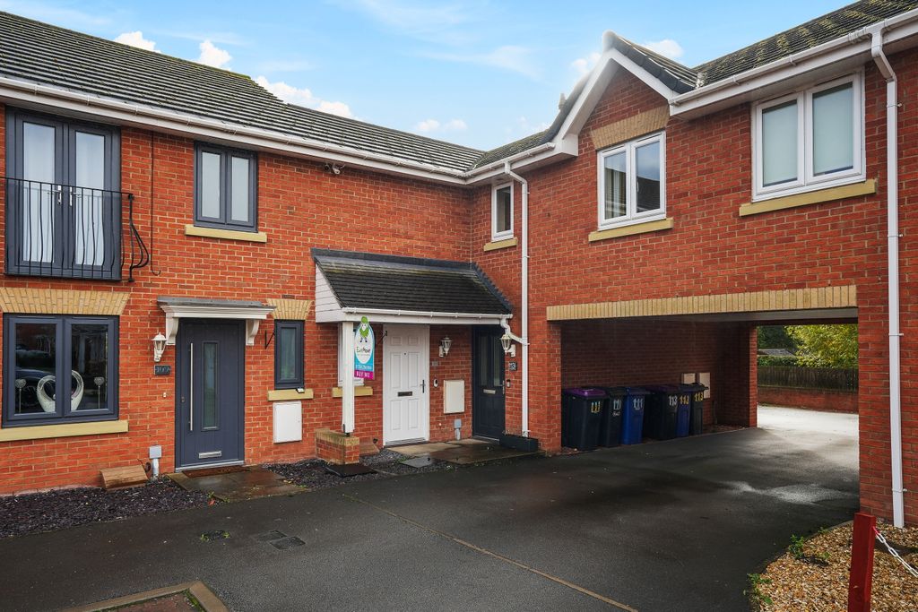 Property photo 3 of 9 Estate Agent Ewemove Scunthorpe Front Of House