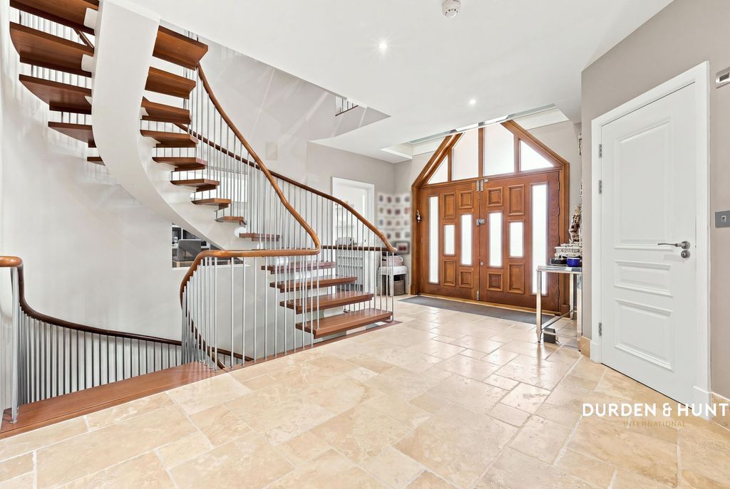 Property photo 2 of 53