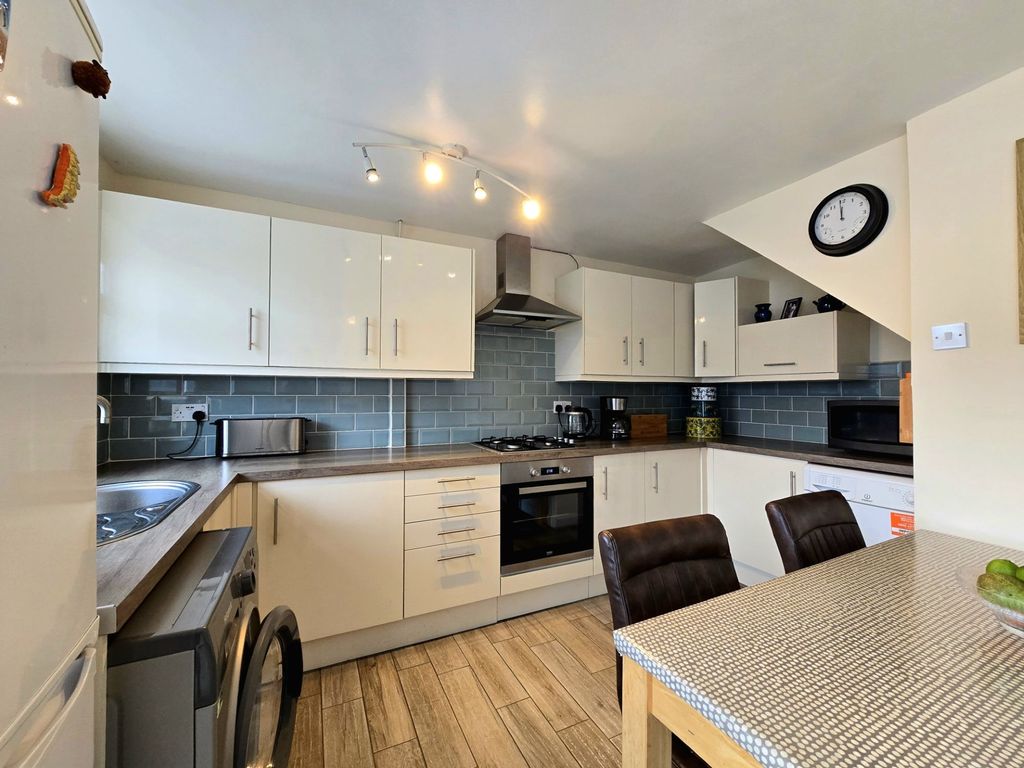 Property photo 3 of 26