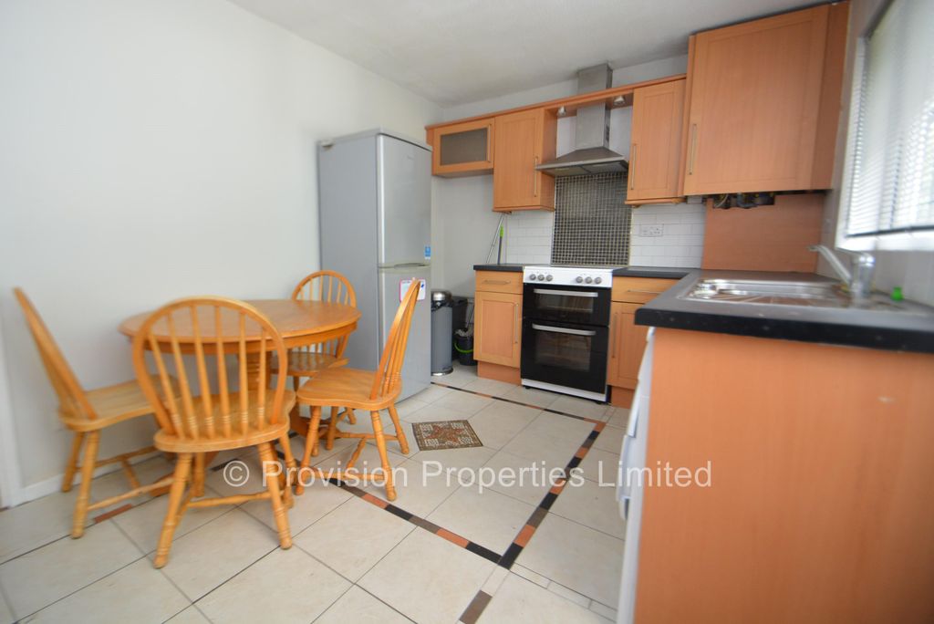 Property photo 3 of 14 Photo