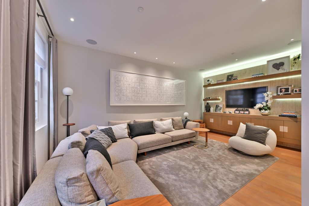 Property photo 3 of 35 Picture No. 07