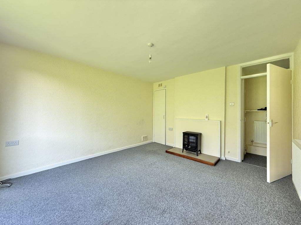 Property photo 3 of 8 Photo 2