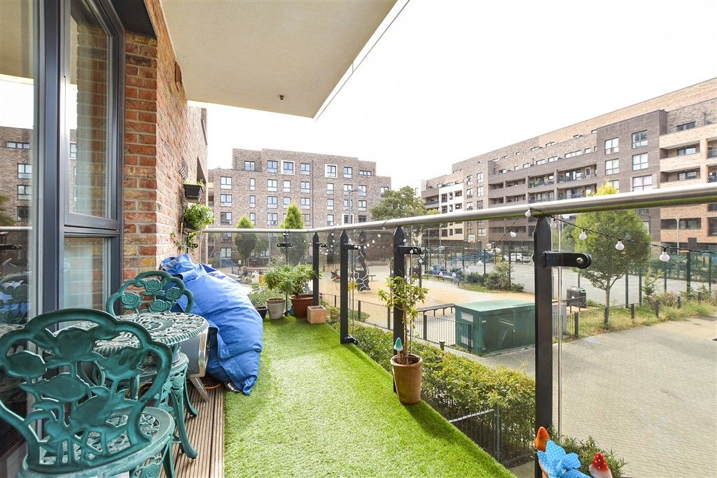 Property photo 2 of 10 Balcony / Terrace