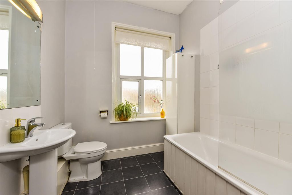 Property photo 3 of 22 Bathroom.Jpg