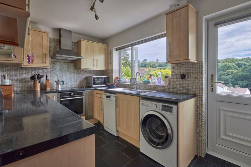 Property photo 3 of 12 Kitchen