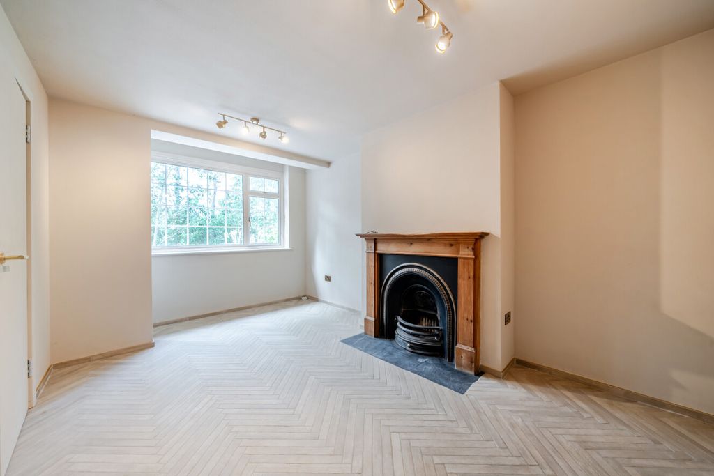 Property photo 2 of 13 1509964-14-6A82E8...